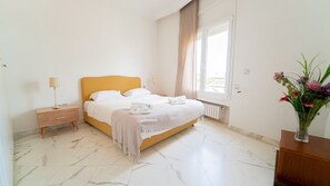 4 Schlafzimmer, Bügeleisen/Bügelbrett, Bettwäsche