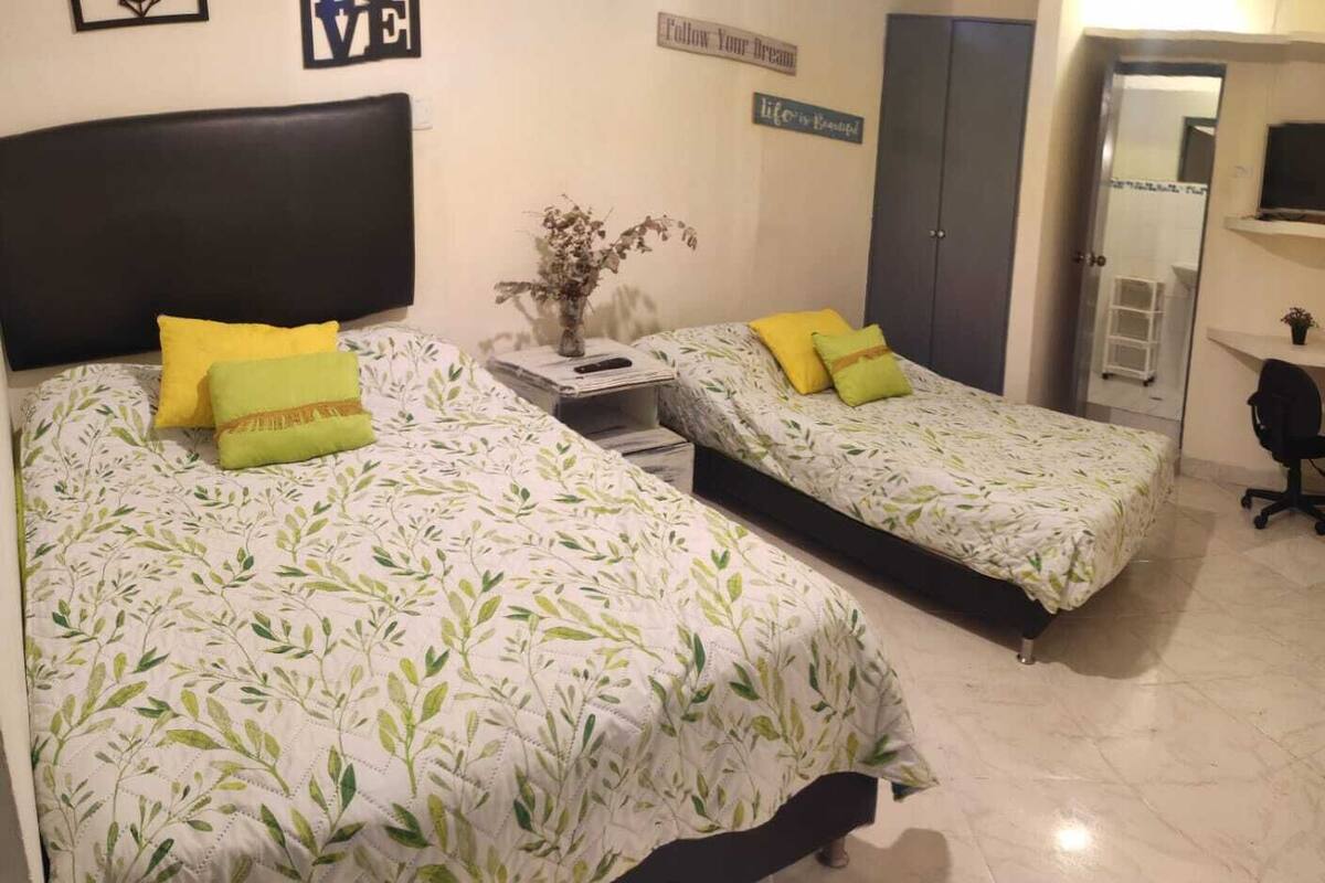 Family Studio | Iron/ironing board, WiFi (free)