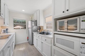 Unclassified image, 2 of 20, button