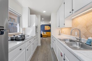 Unclassified image, 5 of 20, button