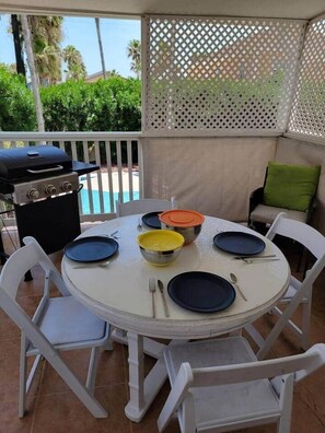 Outdoor dining - Your Own Private Pool, Backyard, and BBQ (South Padre Island)