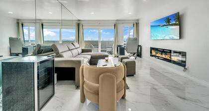 Rooftop 2-bedroom apartment in heart of West Hollywood with skyline view