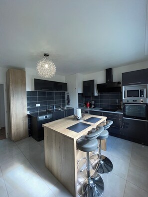 Microwave, oven, stovetop, dishwasher