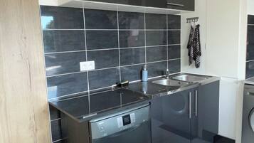 Microwave, oven, stovetop, dishwasher