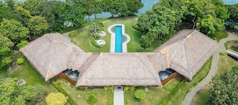 CLIFF HOUSE at LILI CLIFF