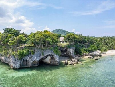 CLIFF HOUSE at LILI CLIFF