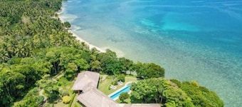 LANTERN HOUSE at LILI CLIFF