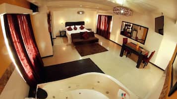 Presidential Studio Suite | In-room safe, iron/ironing board (on request), WiFi (free)