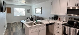Cozy Retreat Near Outdoor Recreation - 3BR Modern Townhome in Duchesne, UT