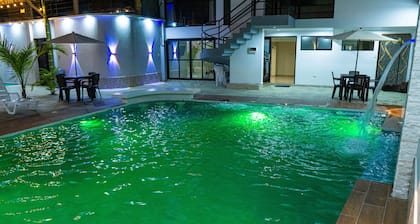 Beautiful vacation home with pool in San Ramon, Chanchamayo, Peru
