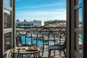 Deluxe appartement, balkon, uitzicht op zee | Terras