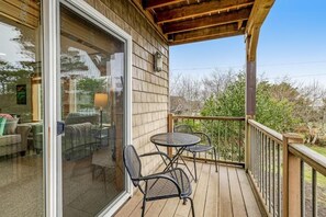 Outdoor dining - Lakefront Beach Escape | Walk to Cape Meares Beach (Tillamook)