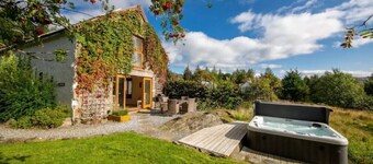 The Barn on Loch Tay - Hot Tub