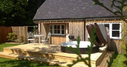 The Dairy Cottage, Loch Tay, Hot Tub & Garden