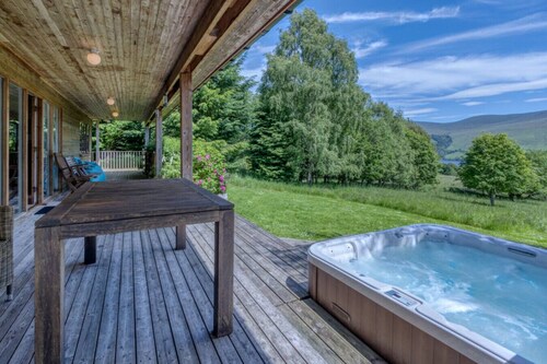 Ben Lawers Rest Cabin - Hot Tub & Loch Tay Vistas