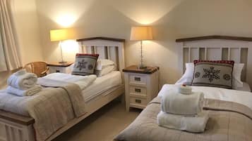 2 bedrooms, desk, iron/ironing board, travel crib