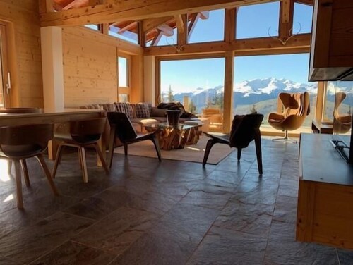 Chalet, vue panoramique, cheminée ou poêle à bois, télévision, 160m², Les Arcs