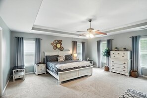 4 slaapkamers, reisbedje, wifi, beddengoed