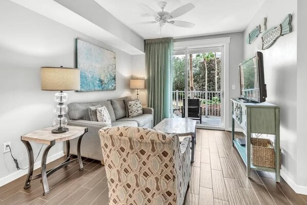 Condo, 1 King Bed with Sofa bed (Elation 5207) | Living area