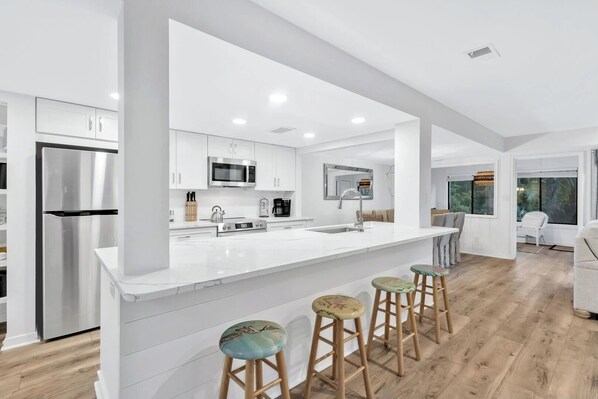 Fridge, microwave, oven, dishwasher