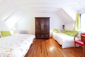 1 bedroom, iron/ironing board, bed sheets