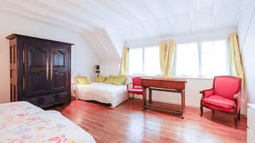1 chambre, fer et planche à repasser, draps fournis
