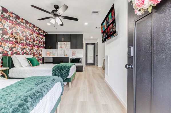 1 bedroom, iron/ironing board, WiFi, bed sheets