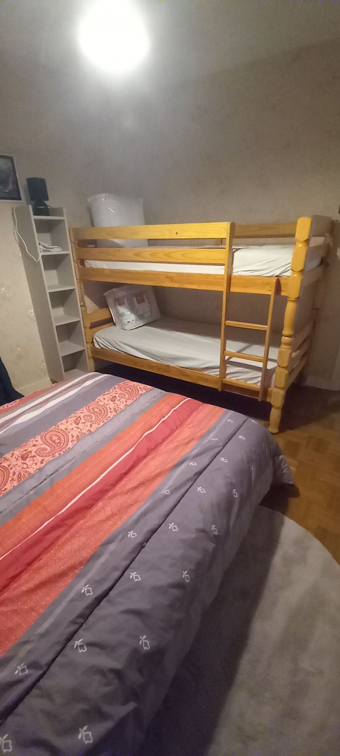2 bedrooms, iron/ironing board, travel cot, free WiFi
