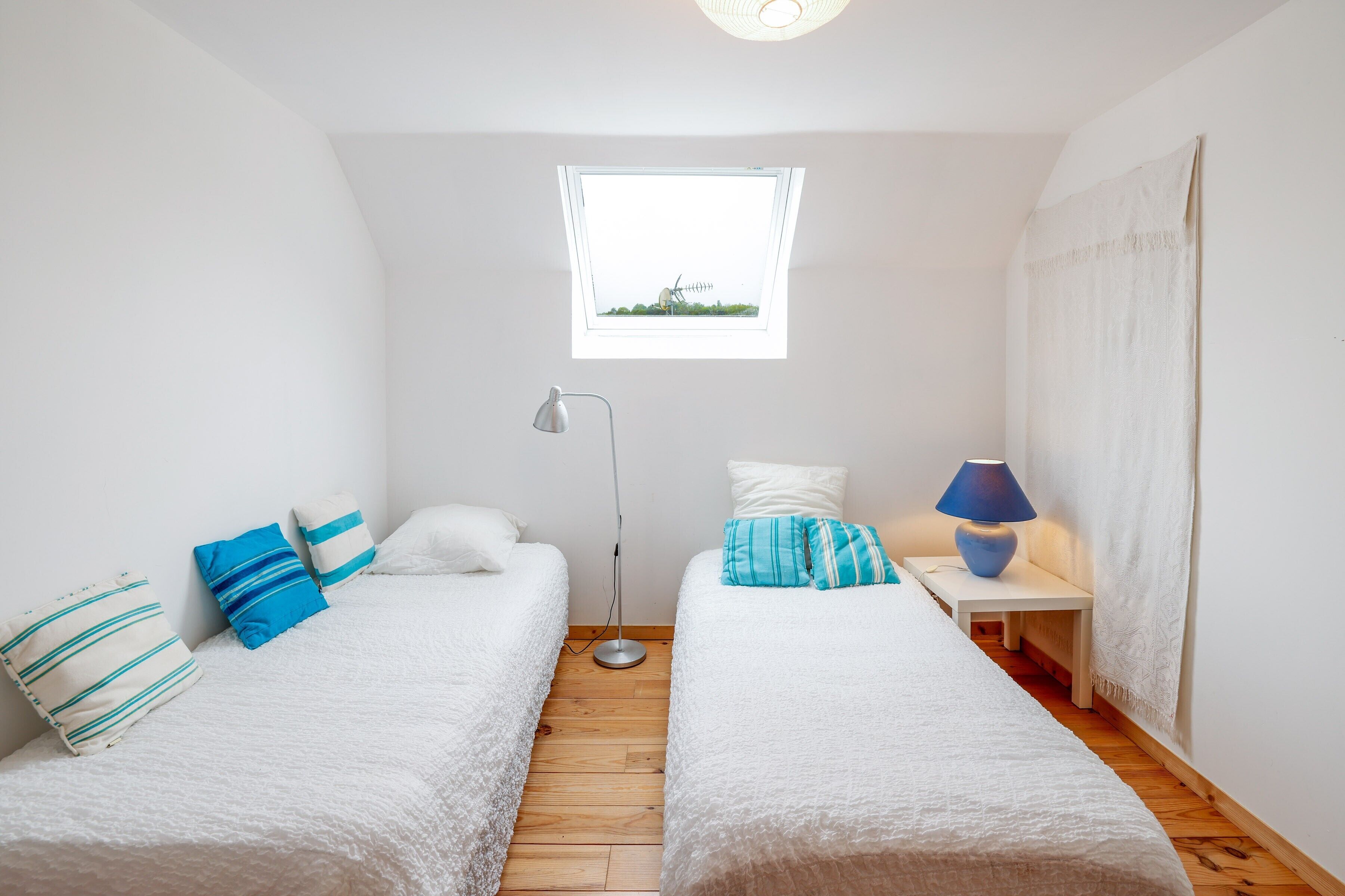 2 chambres, fer et planche à repasser, Wi-Fi, draps fournis