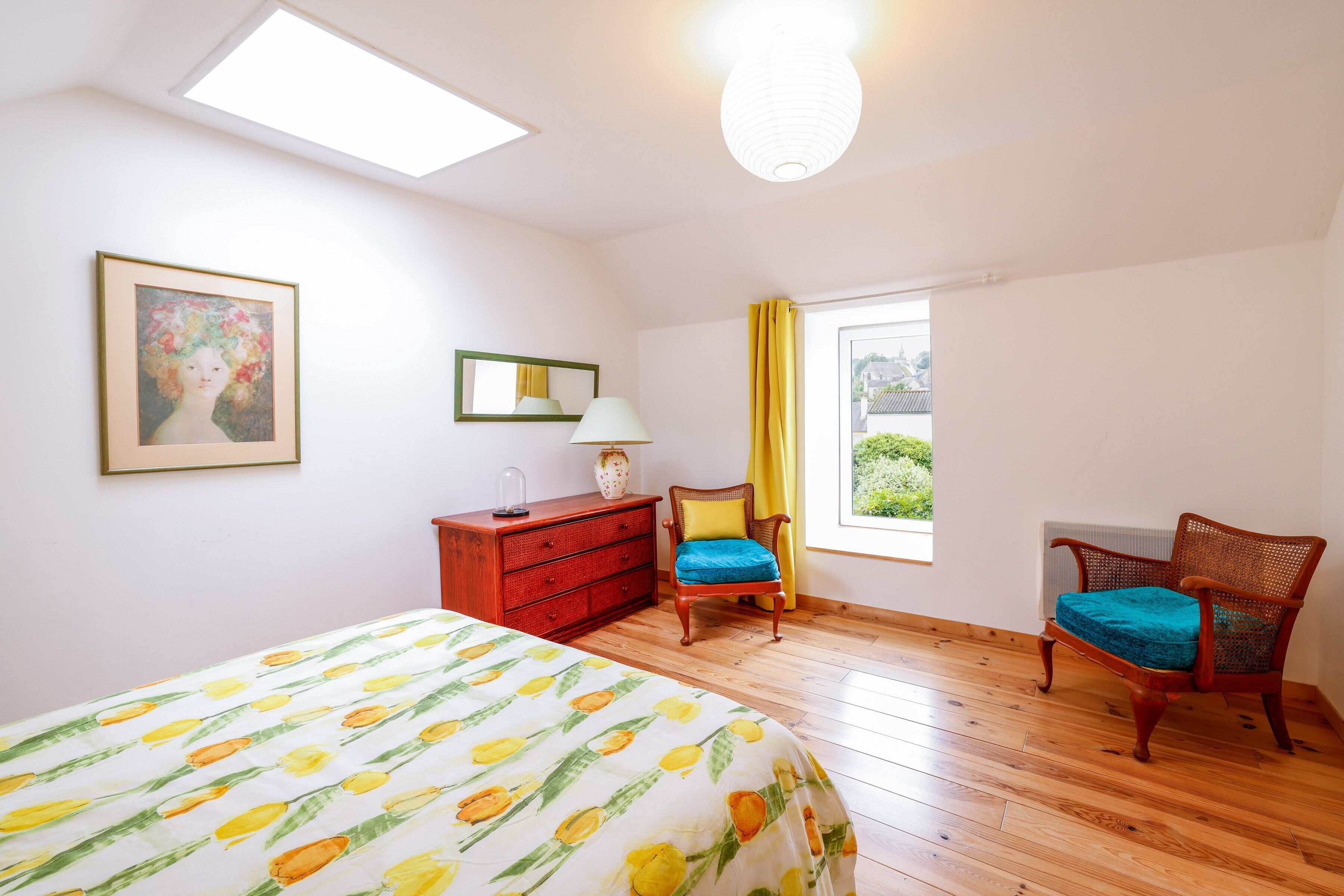 2 habitaciones, tabla de planchar con plancha, wifi y ropa de cama 