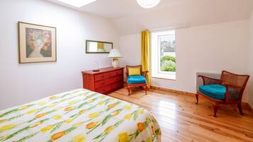 2 habitaciones, tabla de planchar con plancha, wifi y ropa de cama