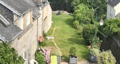 Les Gites du chaos d'Huelgoat - Quiet Breton House in City Center