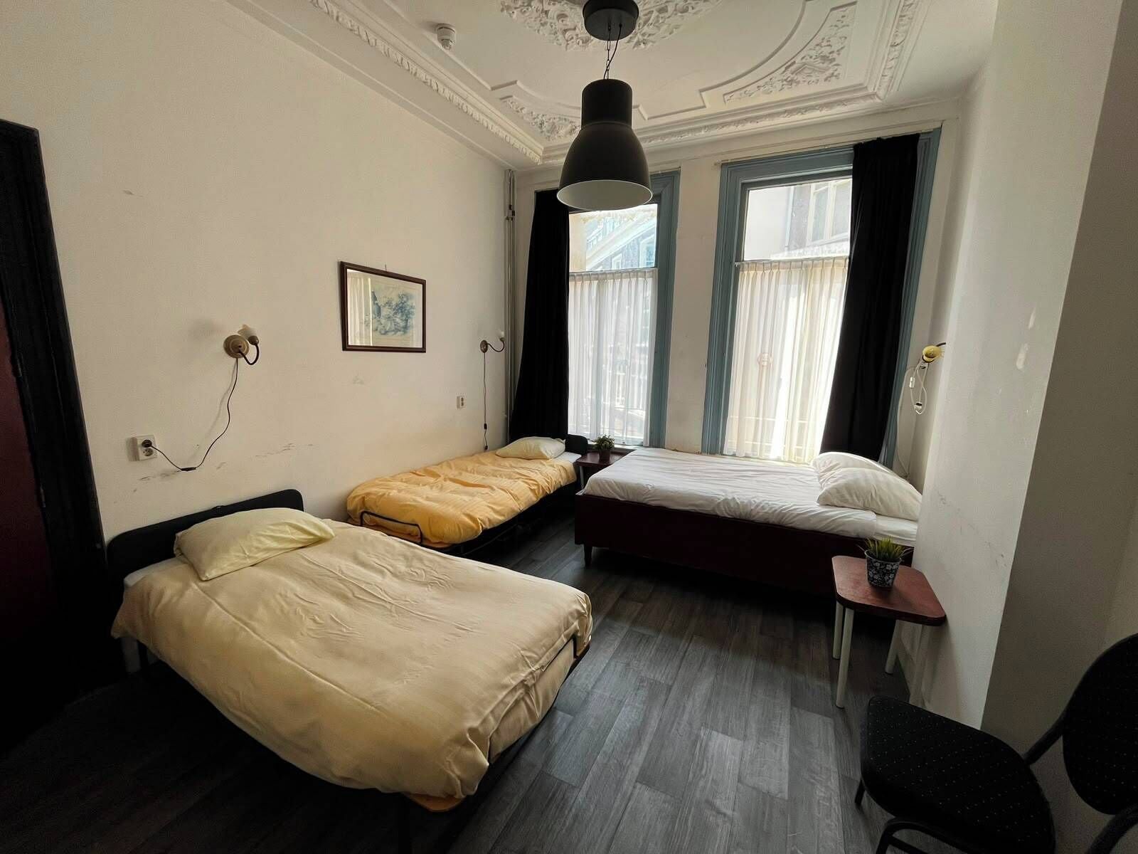 Economy vierpersoonskamer | Een strijkplank/strijkijzer, gratis wifi, beddengoed
