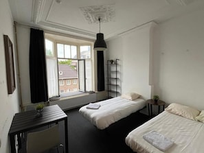 Chambre Triple Standard, vue ville