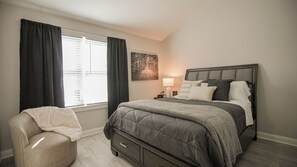 2 عدّة غرف نوم ومكتب ومكواة/لوح كي وواي فاي مجانًا