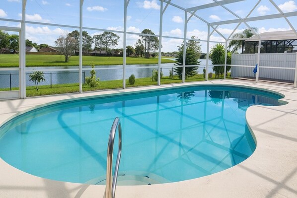 Sisäuima-allas, ulkouima-allas