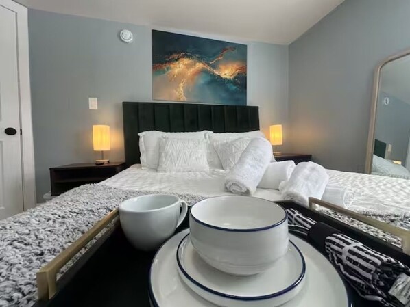 3 chambres, fer et planche à repasser, Wi-Fi, draps fournis