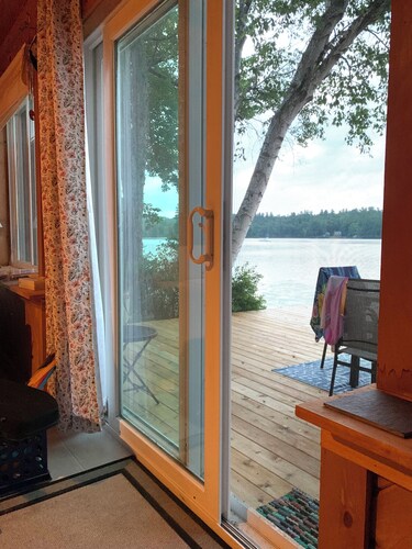 Cozy Waterfront 2-bedroom Cottage on Perkins Pond, Sunapee, NH