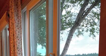 Cozy Waterfront 2-bedroom Cottage on Perkins Pond, Sunapee, NH