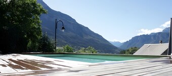 Holiday Home 'L'Eyssart' with Pool and Mountain View