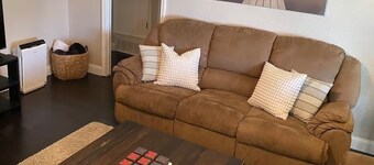 Frisco Haven: Simple, Clean & Comfortable.Charming 2-bedroom house in Frisco