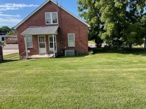 Exterior - Charming 2-bedroom house in fabulous downtown Hermann (Hermann)