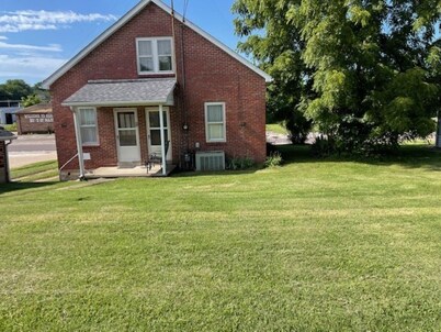 Charming 2-bedroom house in fabulous downtown Hermann