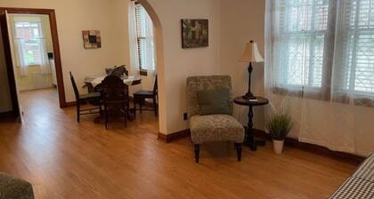 Charming 2-bedroom house in fabulous downtown Hermann
