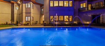 Spacious secluded 5bedroom 8bath estate in charming Prescott with pool