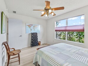 2 bedrooms, iron/ironing board, internet, bed sheets - Bright & Cozy 2BR/2BA Ranch Home – Prime Location in Village of Tall Trees! (The Villages)
