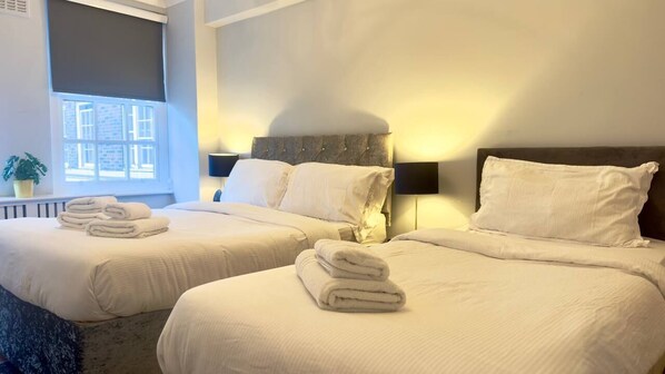 2 chambres, fer et planche à repasser, Wi-Fi gratuit, draps fournis
