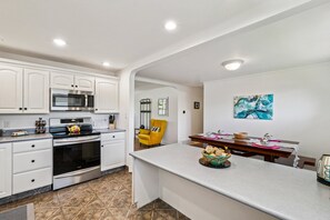 Micro-ondes, four, plaque de cuisson, lave-vaisselle