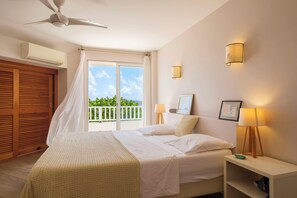 4 bedrooms, desk, iron/ironing board, free WiFi - VILLA AUX OISEAUX, Exclusive Caribbean Villa with Views of Pinel Island (SAINT MARTIN)