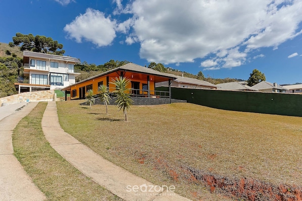 Basic Villa | Exterior - Casa 3Q completa c/ Piscina e Churrasq. DOJ0690 (Campos do Jordão)